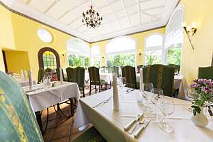Das Frühstücksrestaurant als Restaurant (wenn viele Gäste im Hause sind) Das Frühstücksrestaurant als Restaurant (wenn viele Gäste im Hause sind)