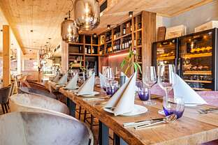 Restaurant Innenraum gedeckter Tisch Restaurant Innenraum gedeckter Tisch